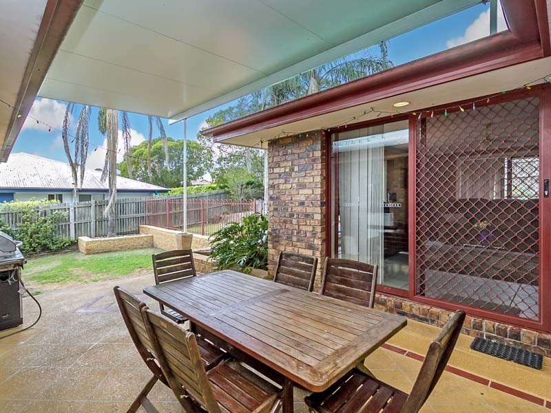 4 Janet Place, Arana Hills QLD 4054