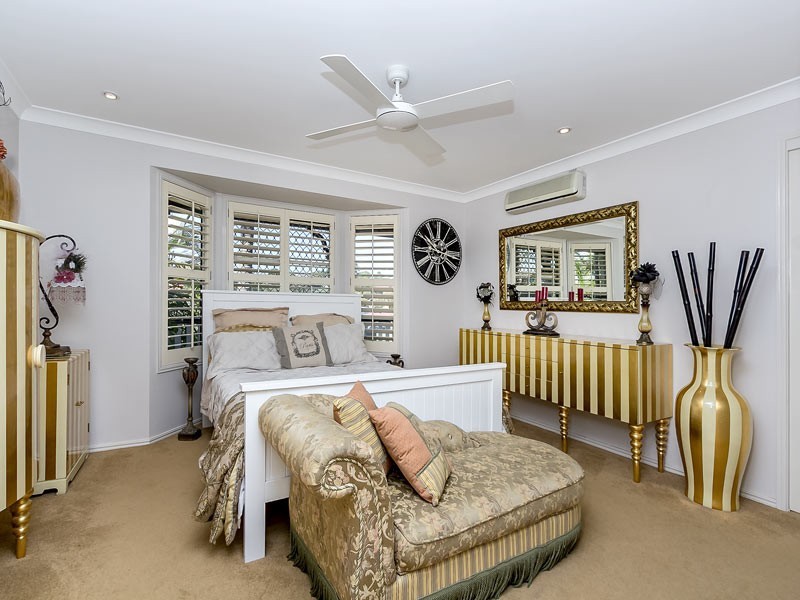 42 Hillenvale Avenue, Arana Hills QLD 4054