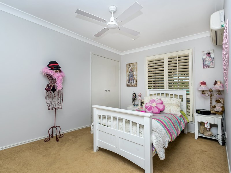 42 Hillenvale Avenue, Arana Hills QLD 4054