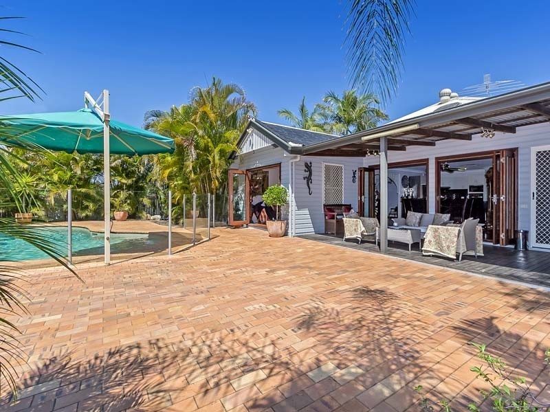42 Hillenvale Avenue, Arana Hills QLD 4054