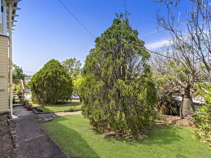 57 Days Rd, Grange QLD 4051