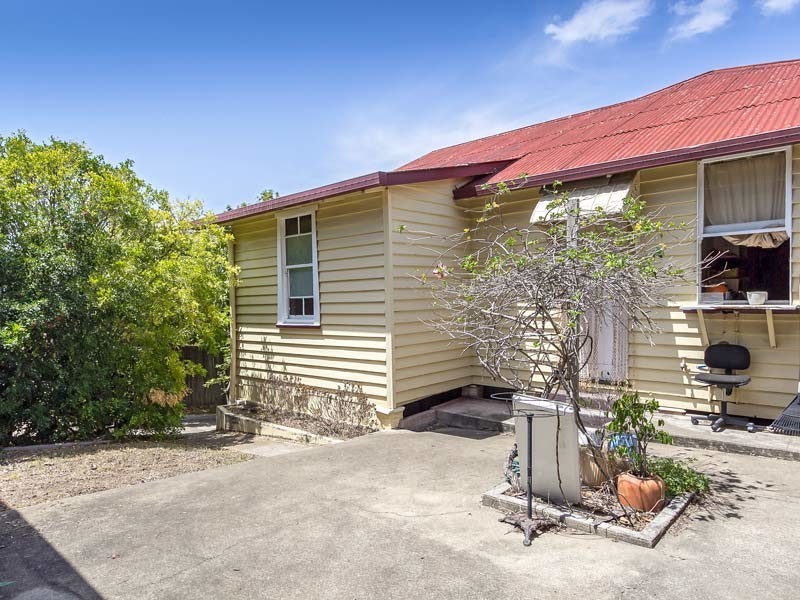 57 Days Rd, Grange QLD 4051
