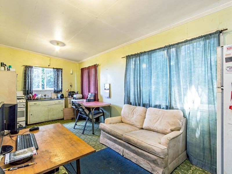 57 Days Rd, Grange QLD 4051