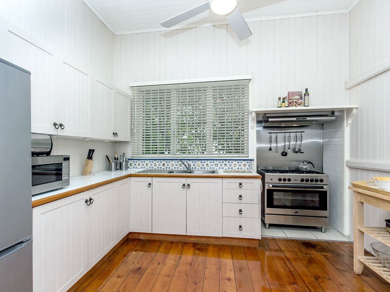 31 Blake Street, Wooloowin QLD 4030