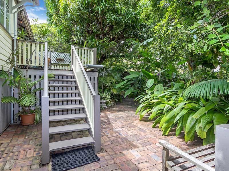 31 Blake Street, Wooloowin QLD 4030