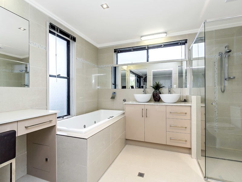 29 Atrium Way, Everton Hills QLD 4053