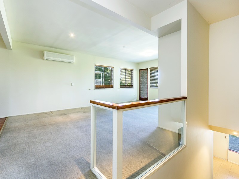 19 Wandearah Crescent, Ferny Hills QLD 4055