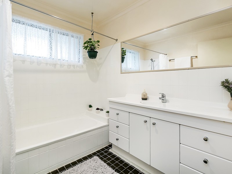 4 Ardisia Street, Arana Hills QLD 4054