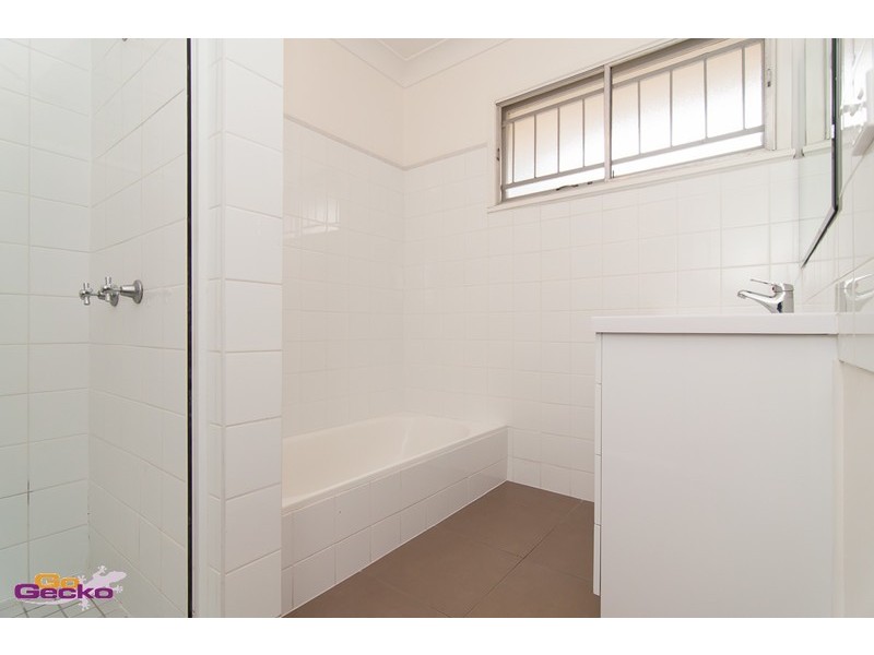 14 Euratha Street, Stafford Heights QLD 4053