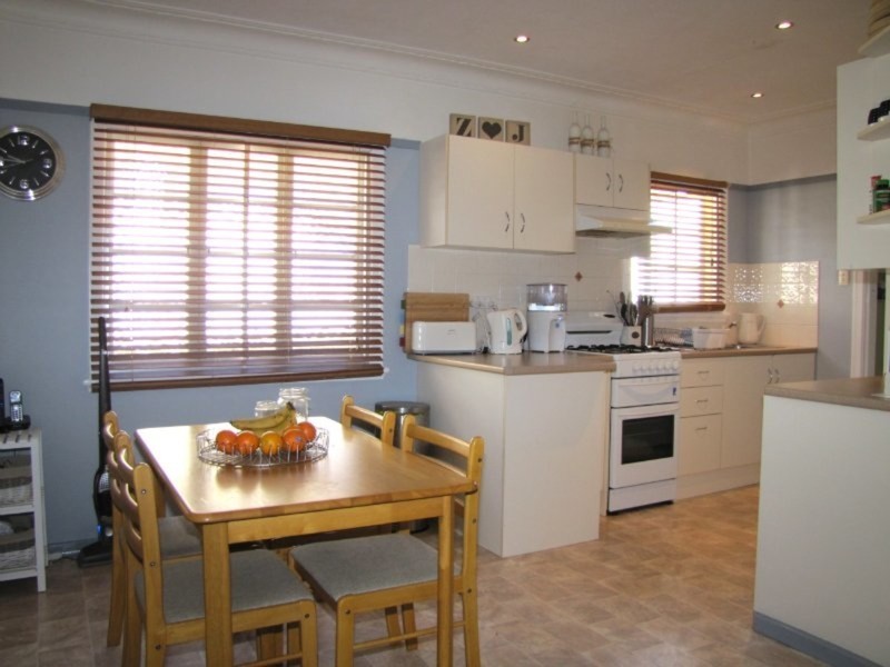 14 High Street, Brighton QLD 4017