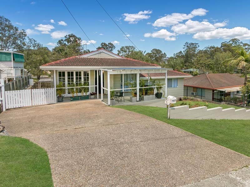 6 Tuttumburra Court, Ferny Hills QLD 4055