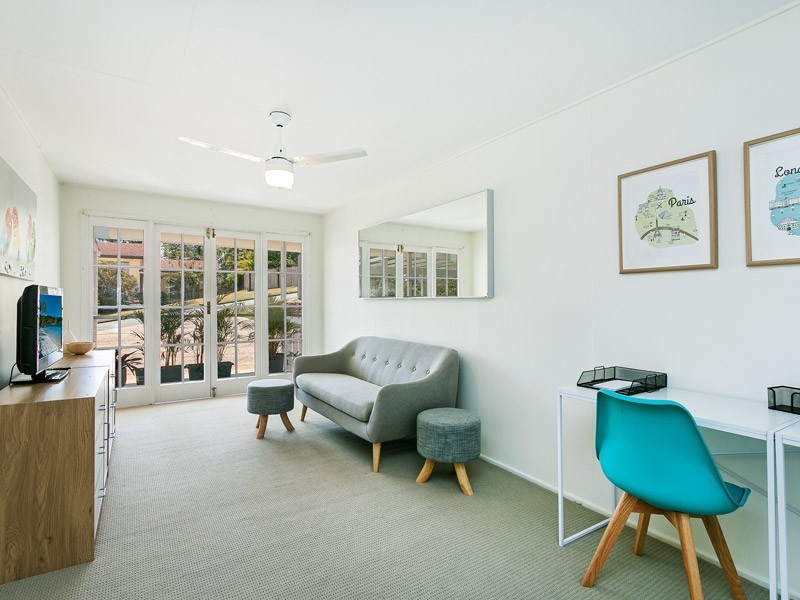 6 Tuttumburra Court, Ferny Hills QLD 4055