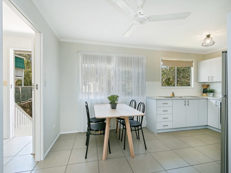 6 Tuttumburra Court, Ferny Hills QLD 4055