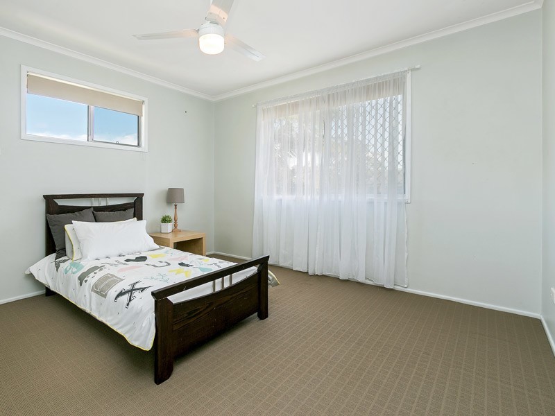 6 Tuttumburra Court, Ferny Hills QLD 4055