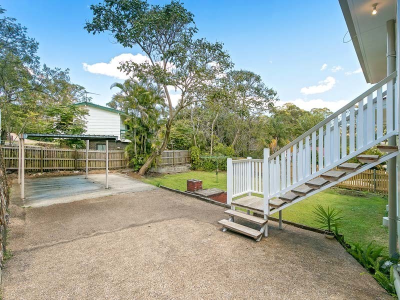 6 Tuttumburra Court, Ferny Hills QLD 4055