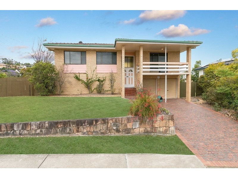 321 Dawson Parade, Arana Hills QLD 4054