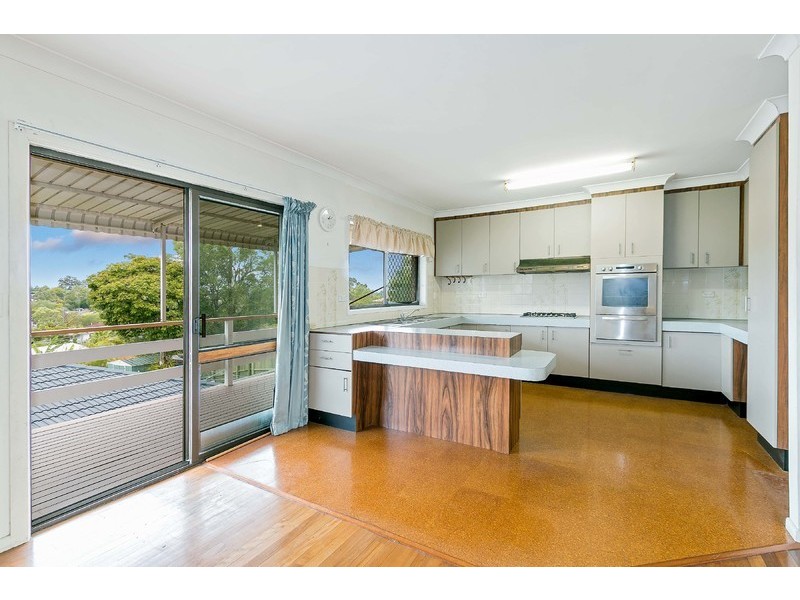 321 Dawson Parade, Arana Hills QLD 4054