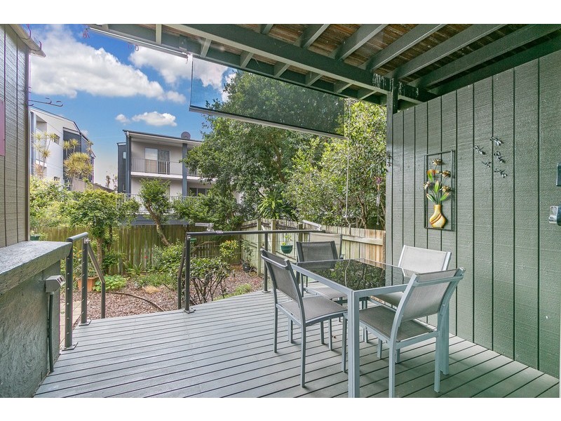 2/219 Pickering Street, Enoggera QLD 4051