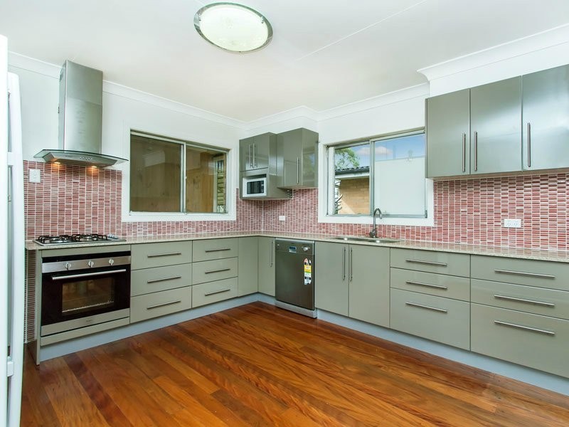 305 Kitchener Road, Stafford Heights QLD 4053