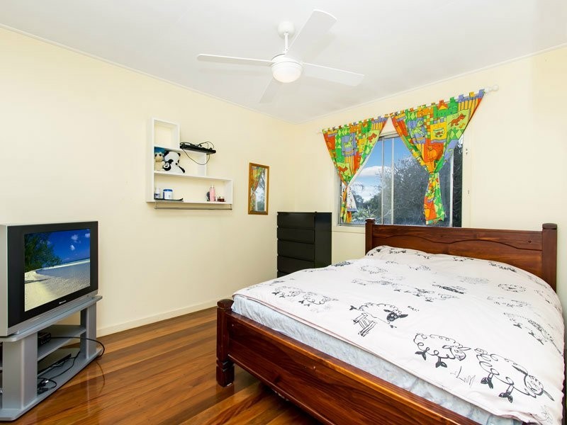 305 Kitchener Road, Stafford Heights QLD 4053