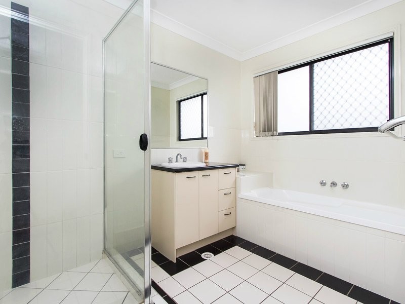 27 Sunset Place, Mcdowall QLD 4053