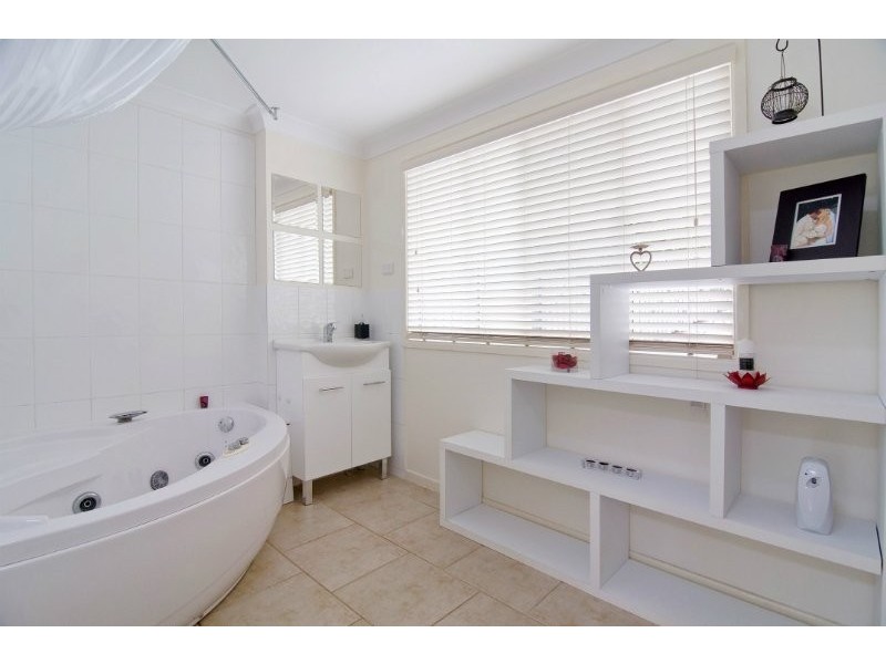 221 Bunya Road, Arana Hills QLD 4054