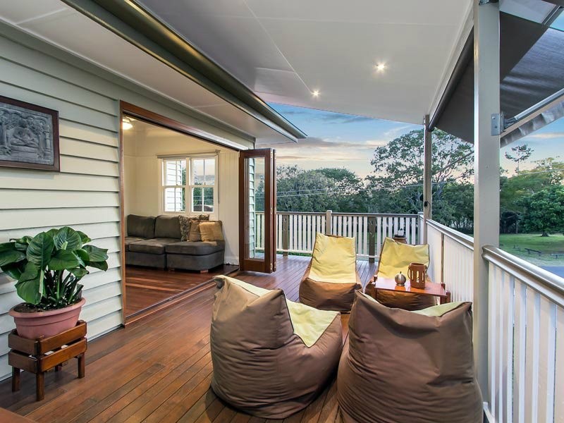 2 Jackson Street, Coorparoo QLD 4151