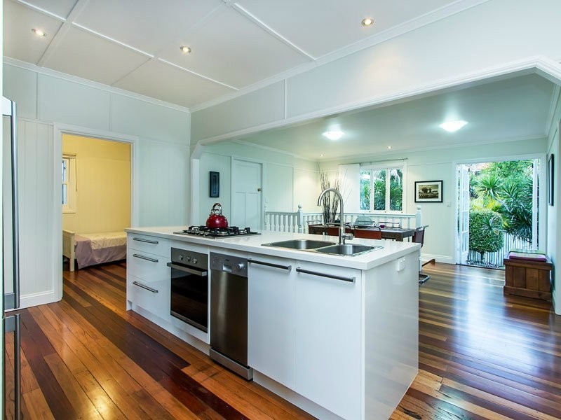 2 Jackson Street, Coorparoo QLD 4151