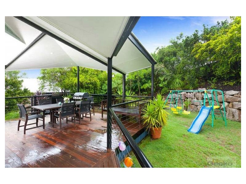 1 Woodlea Court, Ferny Hills QLD 4055