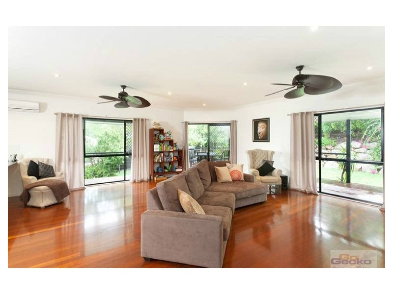 1 Woodlea Court, Ferny Hills QLD 4055