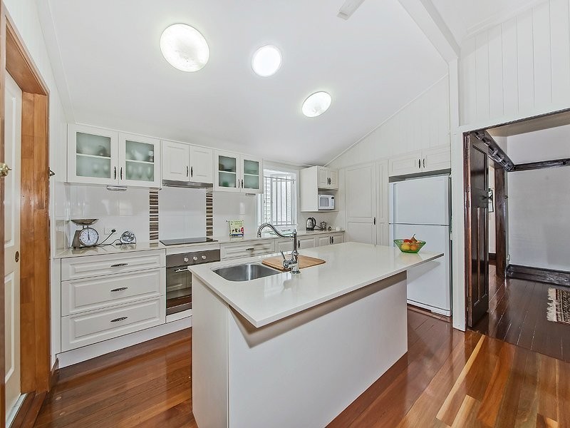 104 Plimsoll Street, Greenslopes QLD 4120