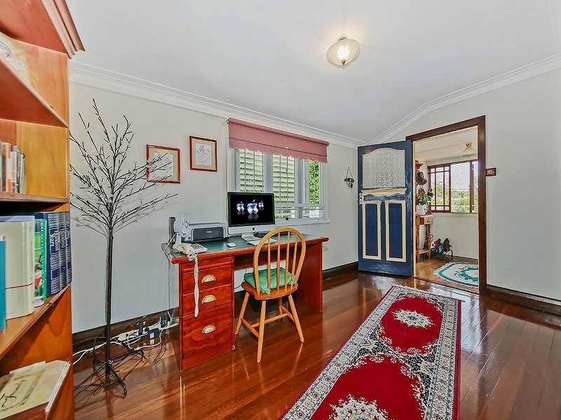 104 Plimsoll Street, Greenslopes QLD 4120