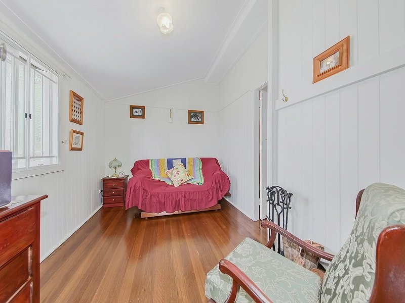 104 Plimsoll Street, Greenslopes QLD 4120