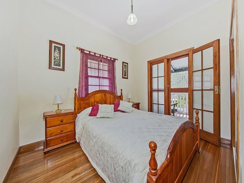 104 Plimsoll Street, Greenslopes QLD 4120