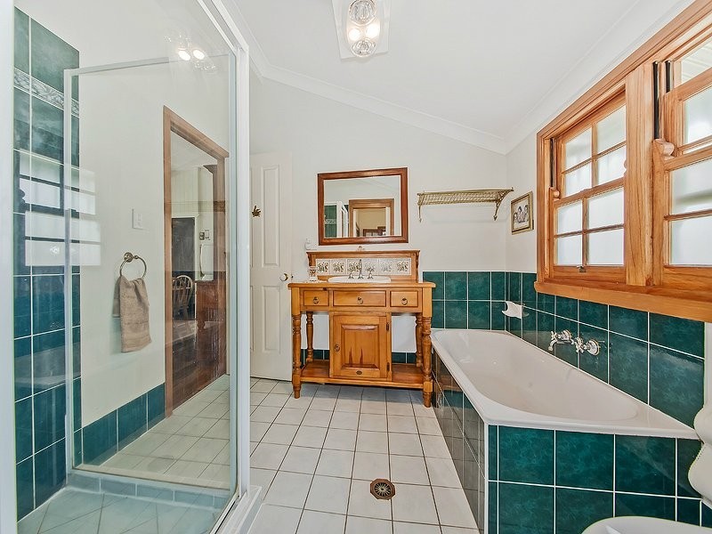 104 Plimsoll Street, Greenslopes QLD 4120