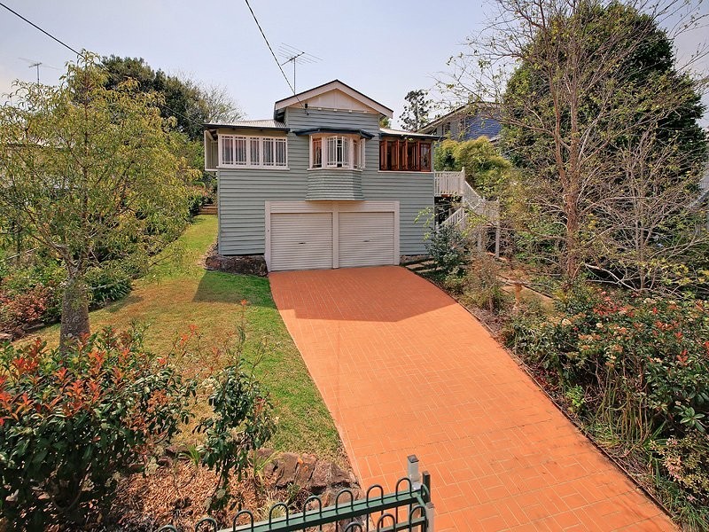 104 Plimsoll Street, Greenslopes QLD 4120