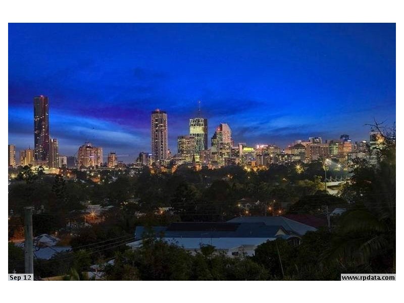 104 Plimsoll Street, Greenslopes QLD 4120