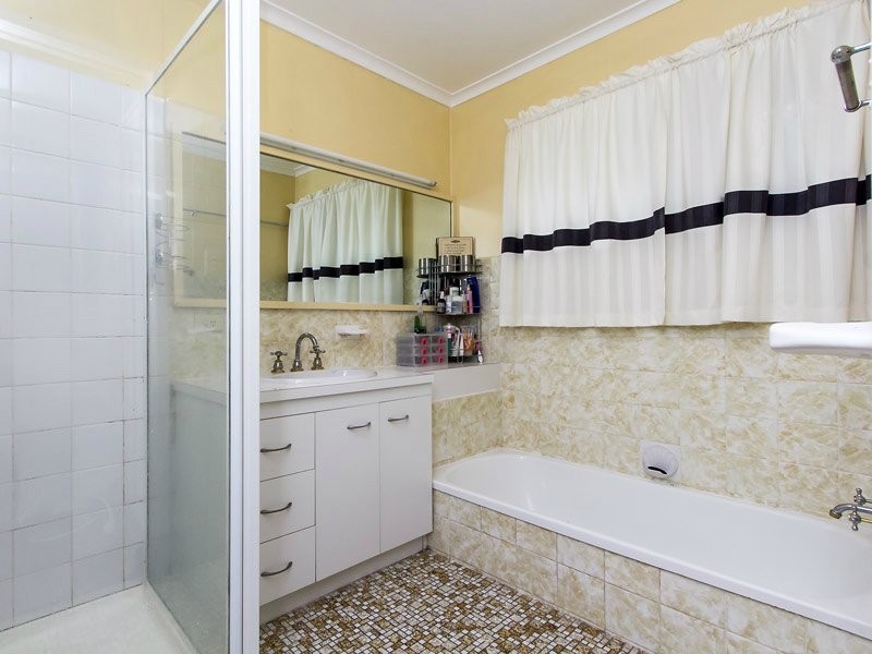 49 Bunora Avenue, Ferny Hills QLD 4055
