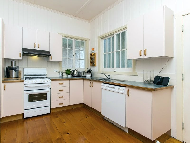 35 Myrtle Street, Grange QLD 4051