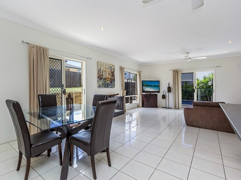 4 Crowe Close, Mcdowall QLD 4053