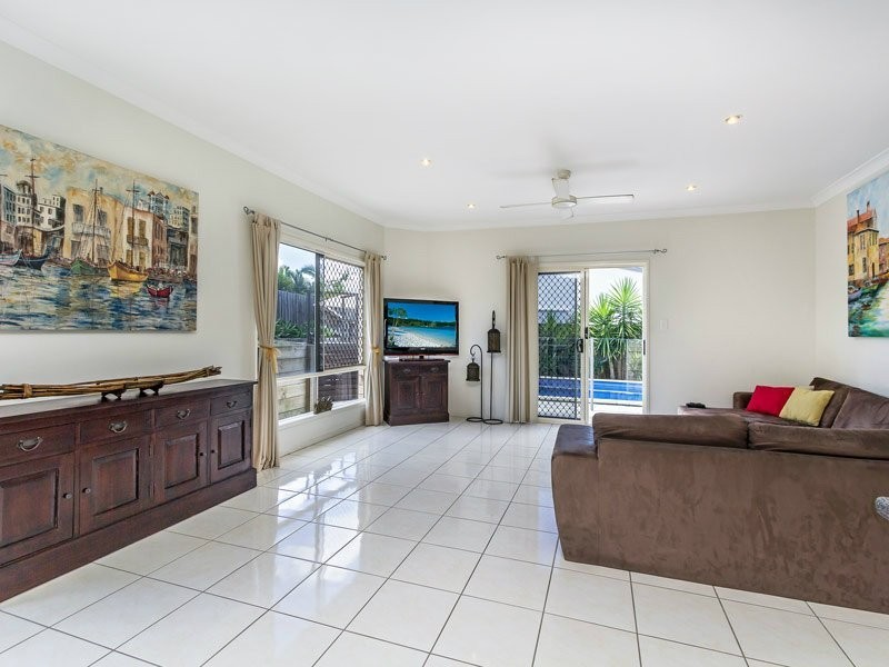 4 Crowe Close, Mcdowall QLD 4053