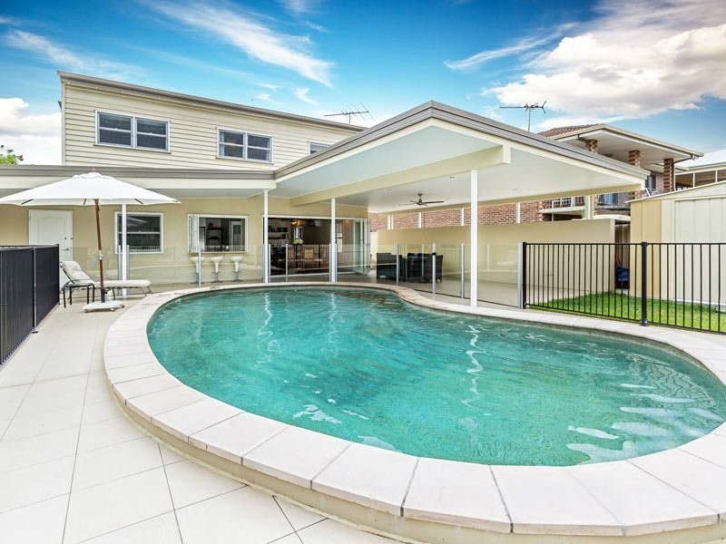 18 Inglis Street, Grange QLD 4051