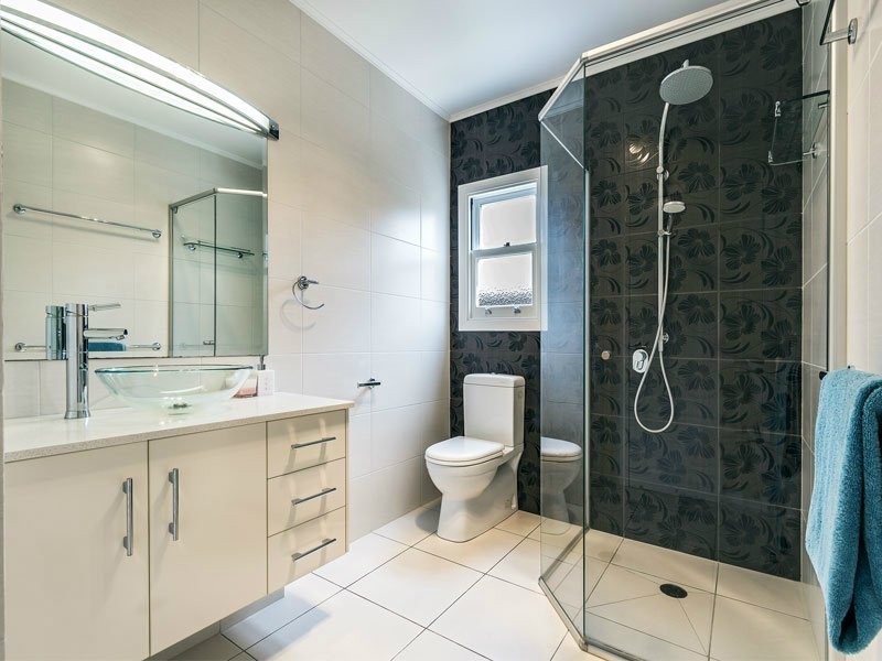 18 Inglis Street, Grange QLD 4051