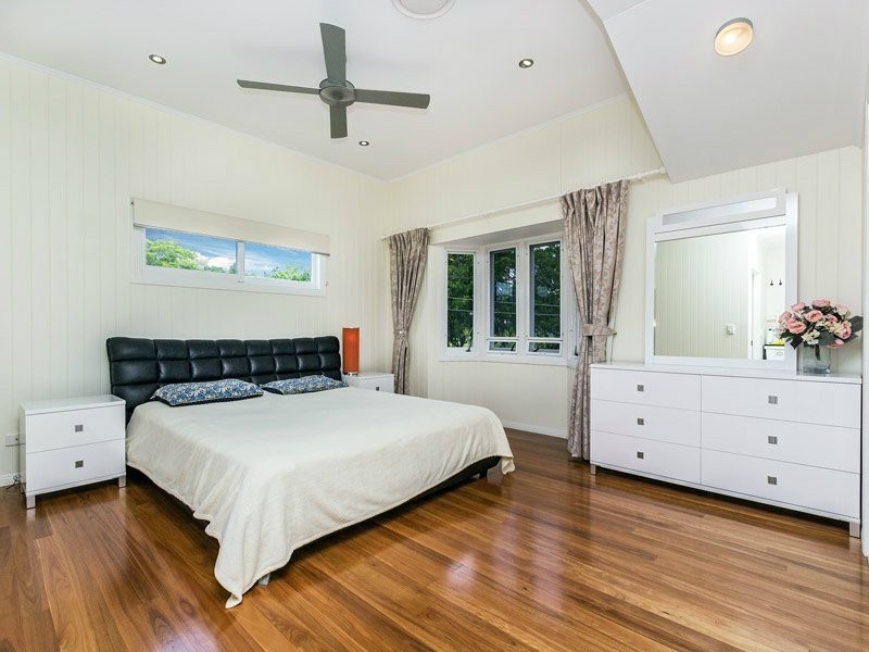 18 Inglis Street, Grange QLD 4051