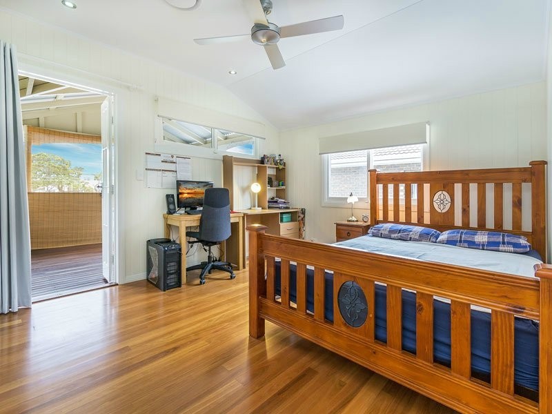 18 Inglis Street, Grange QLD 4051