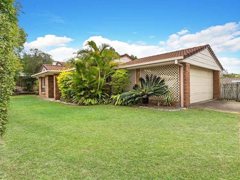 1 Yellowood Drive, Ferny Hills QLD 4055