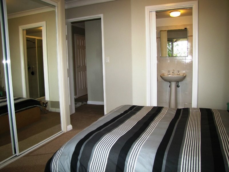 2/8 Clyde Road, Herston QLD 4006