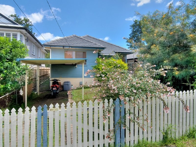 12 Allan Street, Kedron QLD 4031