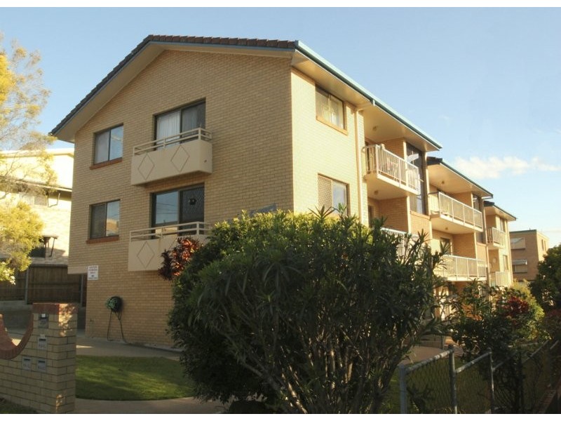 3/8 Baragoola Street, Coorparoo QLD 4151