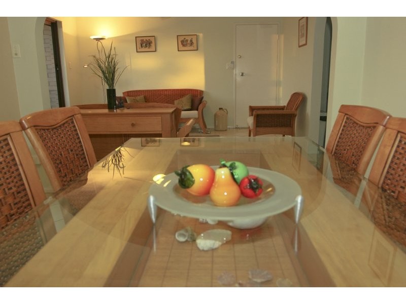 3/8 Baragoola Street, Coorparoo QLD 4151